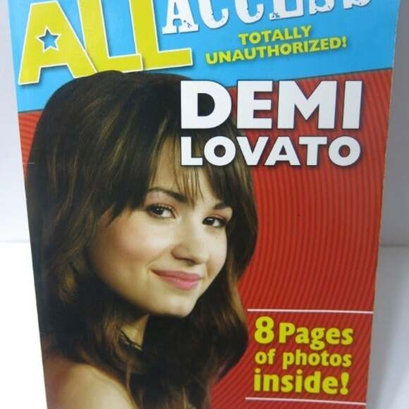 DEMI LOVATO Book All Access Totally Unauthorized Scholastic Soft Cover 2009 - Picture 1 of 4